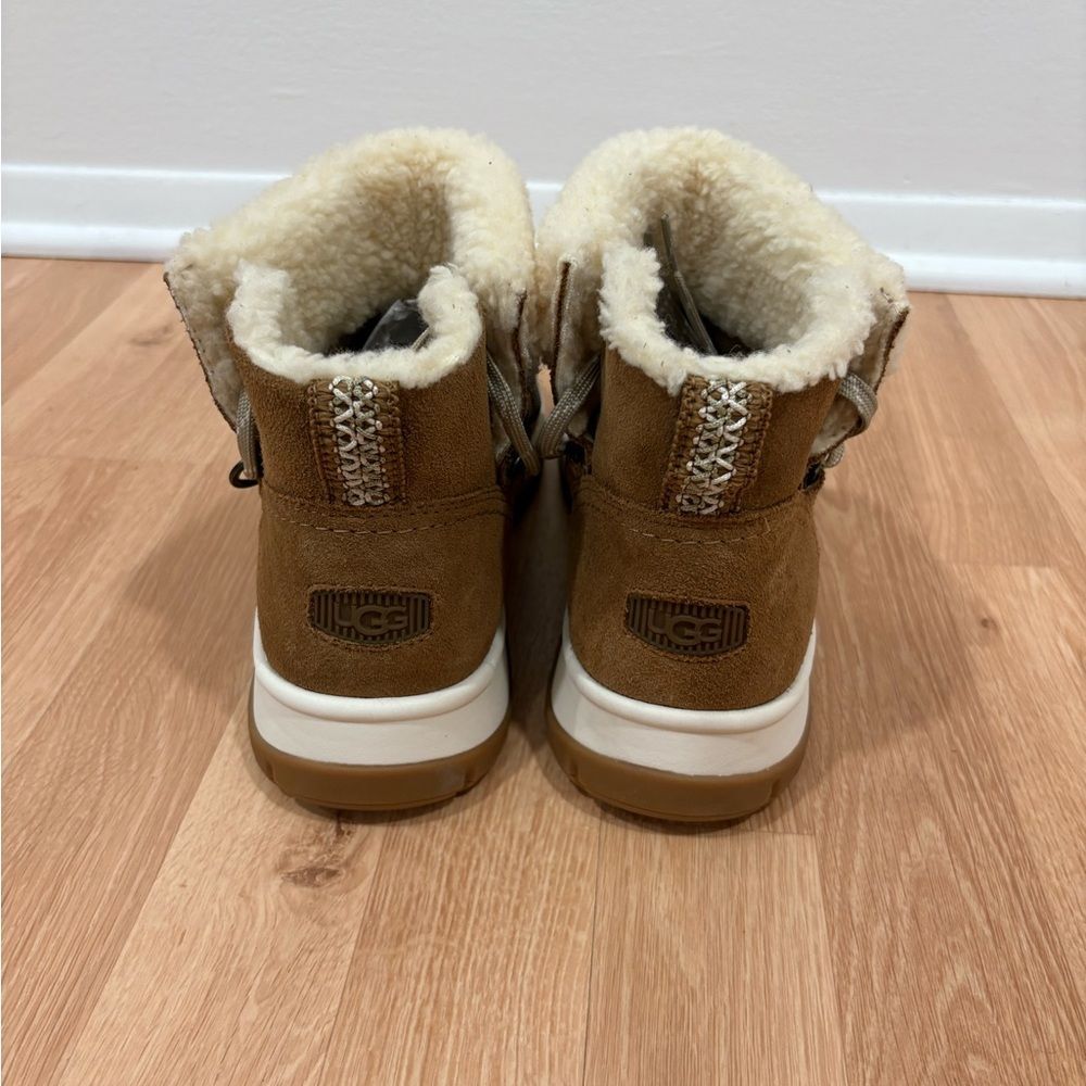 UGG Women's Lakesider Heritage Lace waterproof sneaker boots - Picture 2 of 6